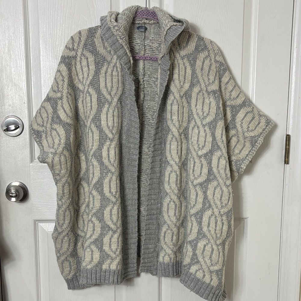 Aerie Sweater Poncho style Cardigan Gray off white arm holes sz Medium oversized
